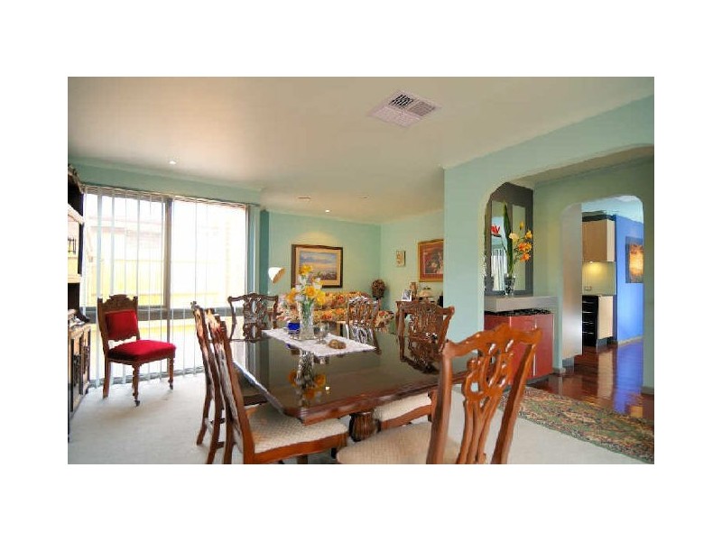 18 Justin Circuit, Hampton Park VIC 3976