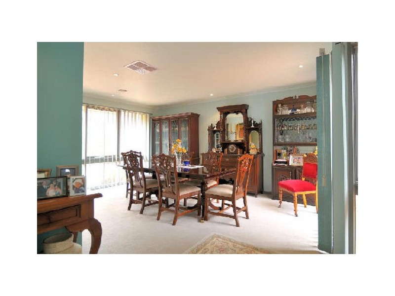 18 Justin Circuit, Hampton Park VIC 3976