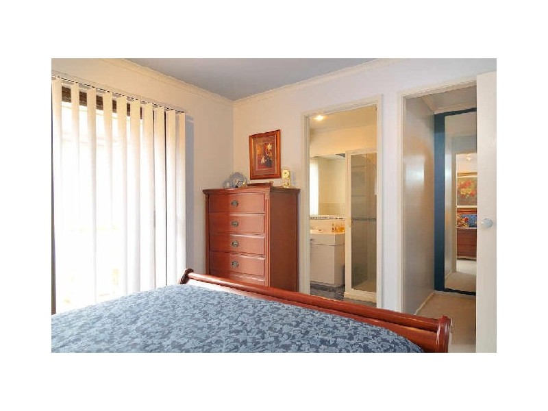 18 Justin Circuit, Hampton Park VIC 3976