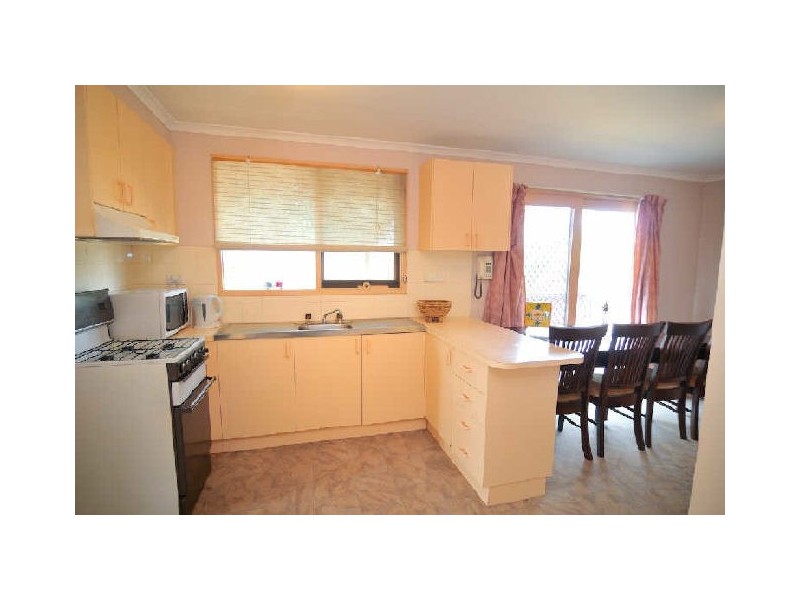 6 Caroline Place, Hampton Park VIC 3976