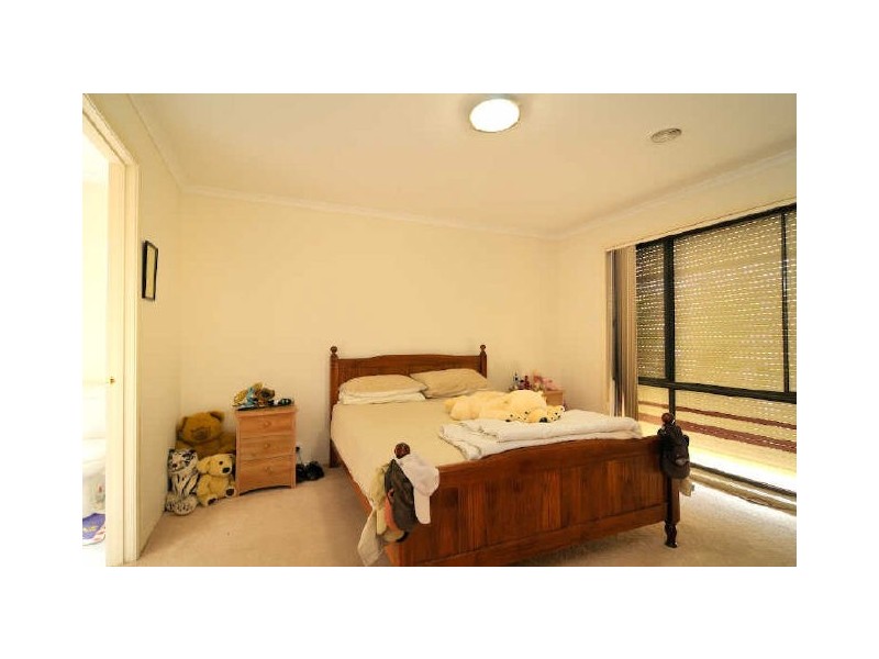 15 Chisholm Crescent, Narre Warren South VIC 3805