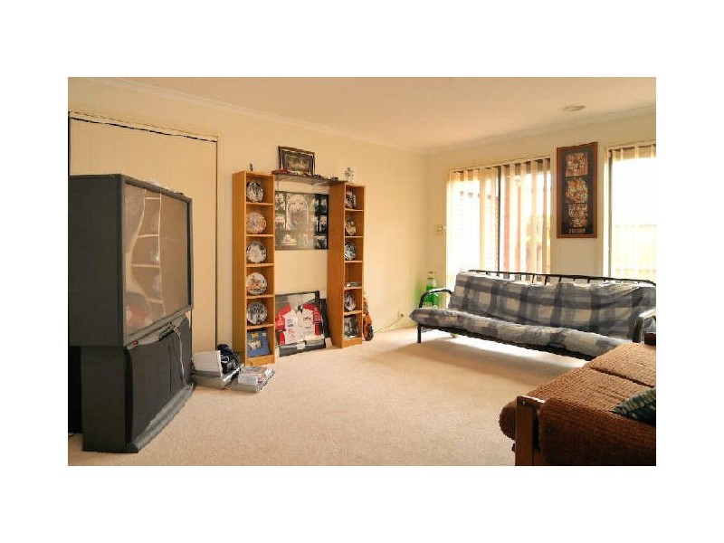 15 Chisholm Crescent, Narre Warren South VIC 3805