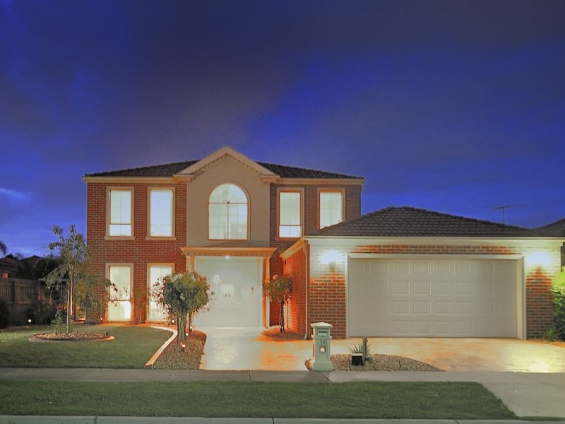 16 Pendulum Place, Berwick VIC 3806