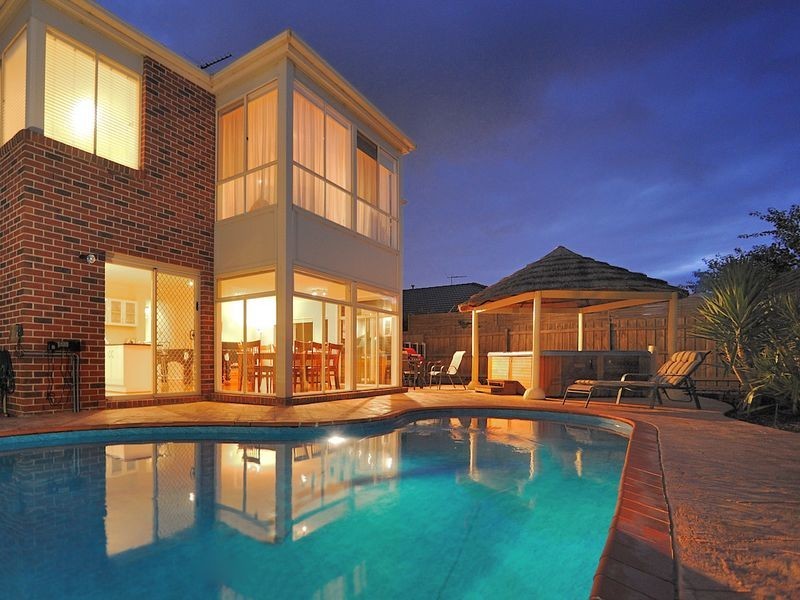 16 Pendulum Place, Berwick VIC 3806