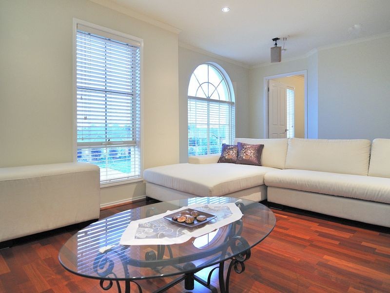 16 Pendulum Place, Berwick VIC 3806