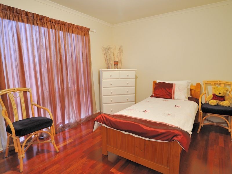 16 Pendulum Place, Berwick VIC 3806
