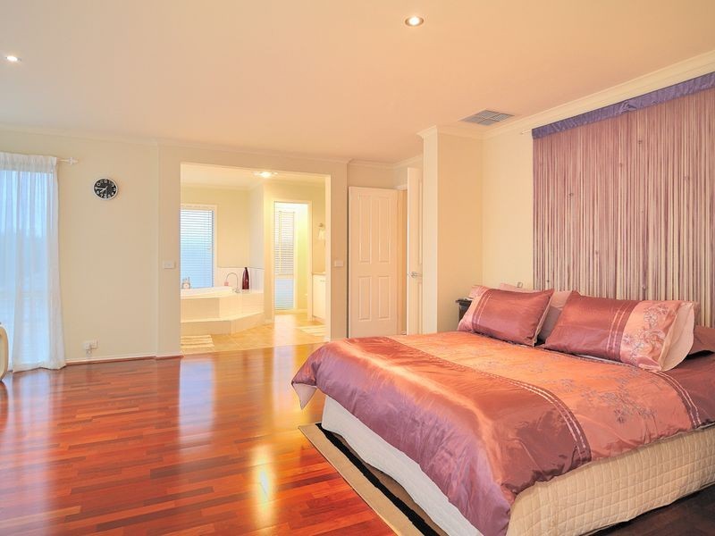16 Pendulum Place, Berwick VIC 3806