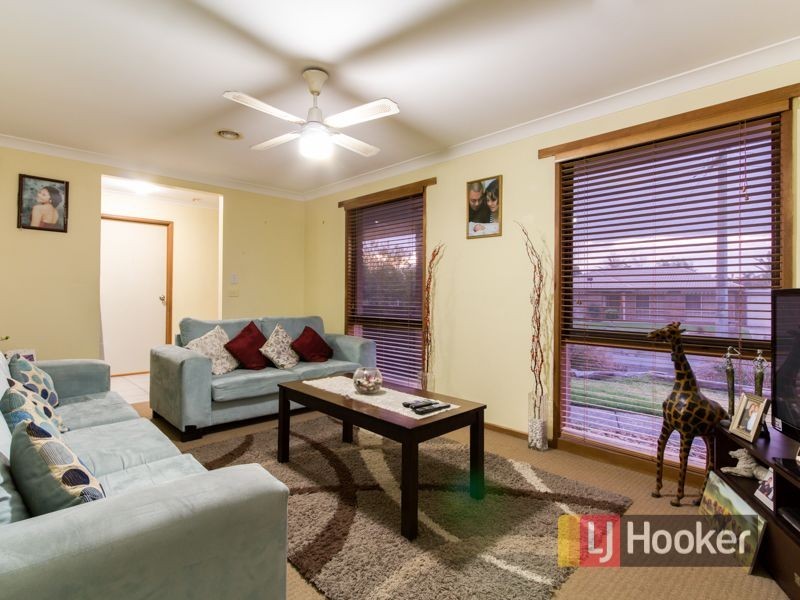 24 General Joshua Drive, Hampton Park VIC 3976