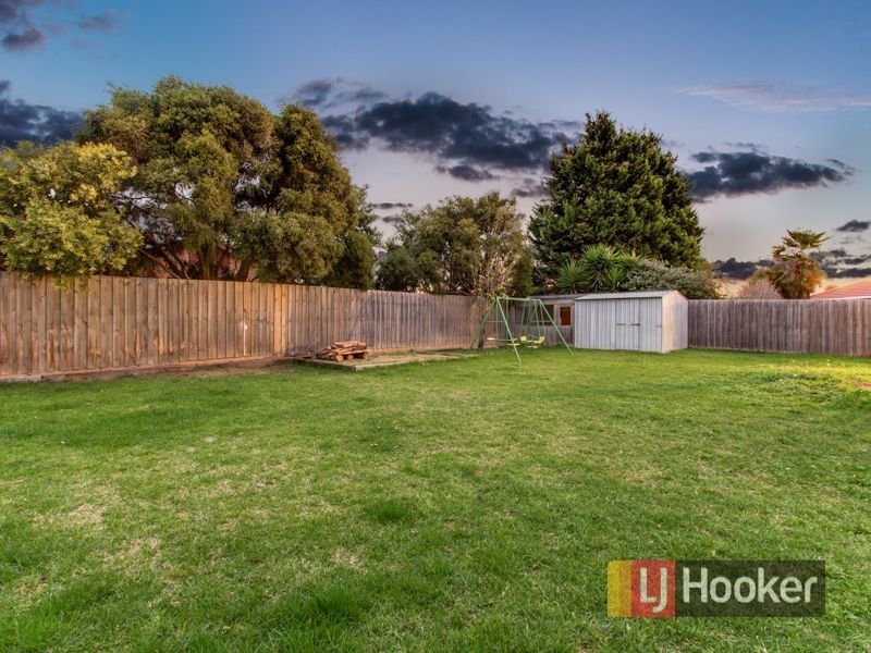 24 General Joshua Drive, Hampton Park VIC 3976