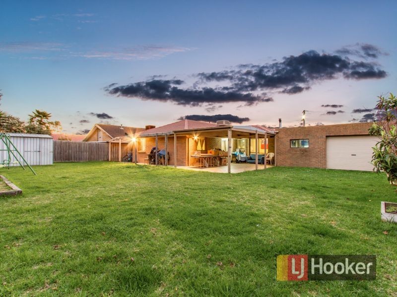 24 General Joshua Drive, Hampton Park VIC 3976
