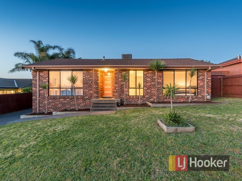 66 Oaktree Drive, Hampton Park VIC 3976