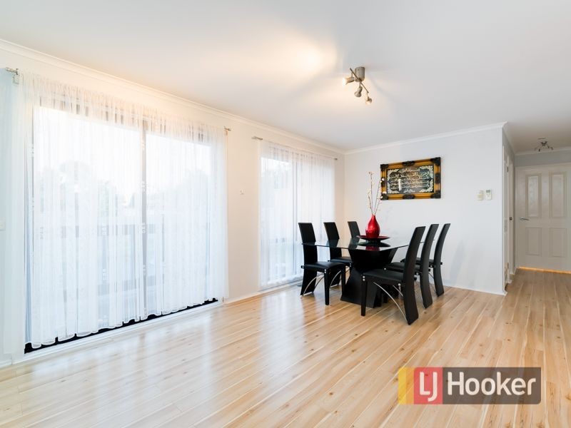 66 Oaktree Drive, Hampton Park VIC 3976