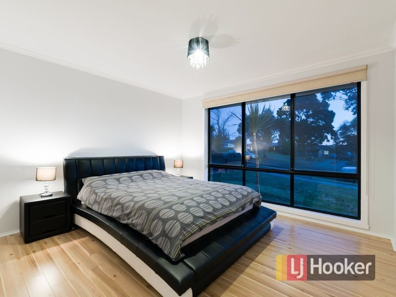 66 Oaktree Drive, Hampton Park VIC 3976