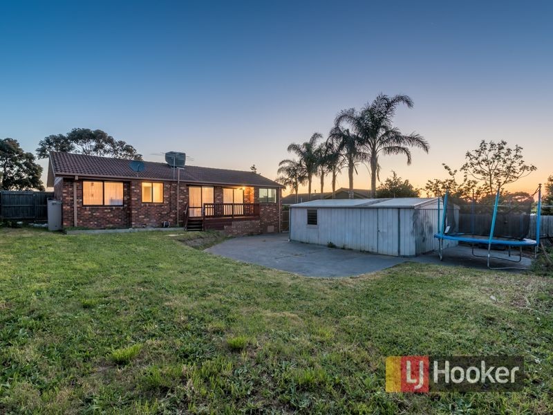 66 Oaktree Drive, Hampton Park VIC 3976