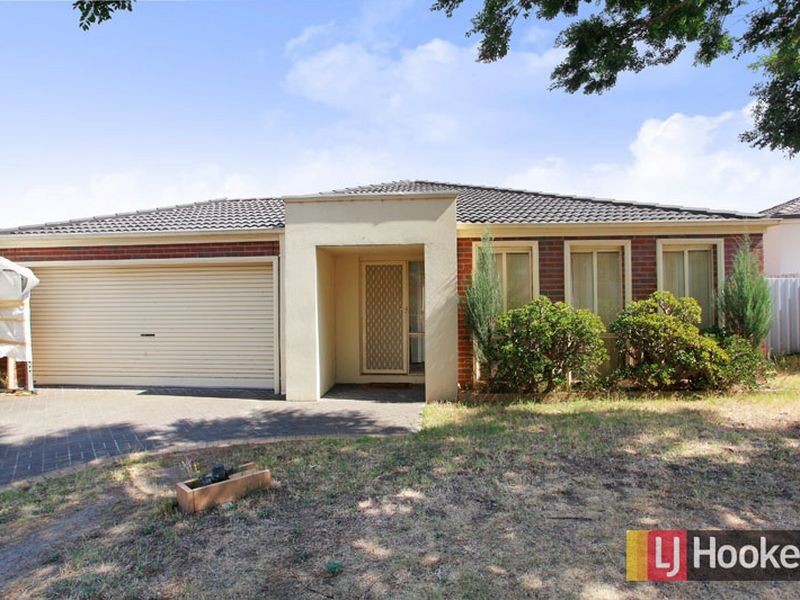 15 Haydn Place, Narre Warren South VIC 3805