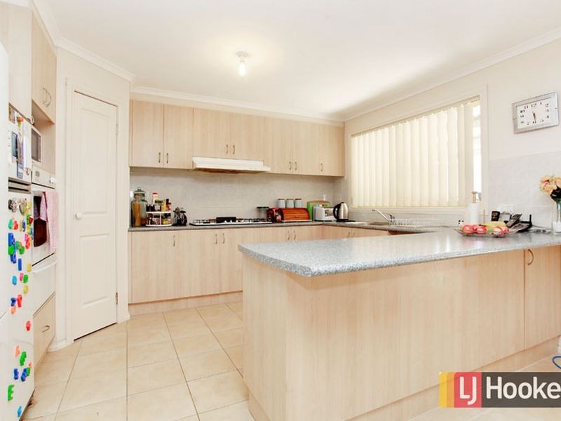 15 Haydn Place, Narre Warren South VIC 3805