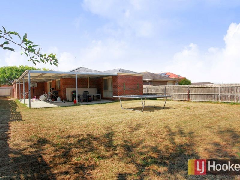 15 Haydn Place, Narre Warren South VIC 3805