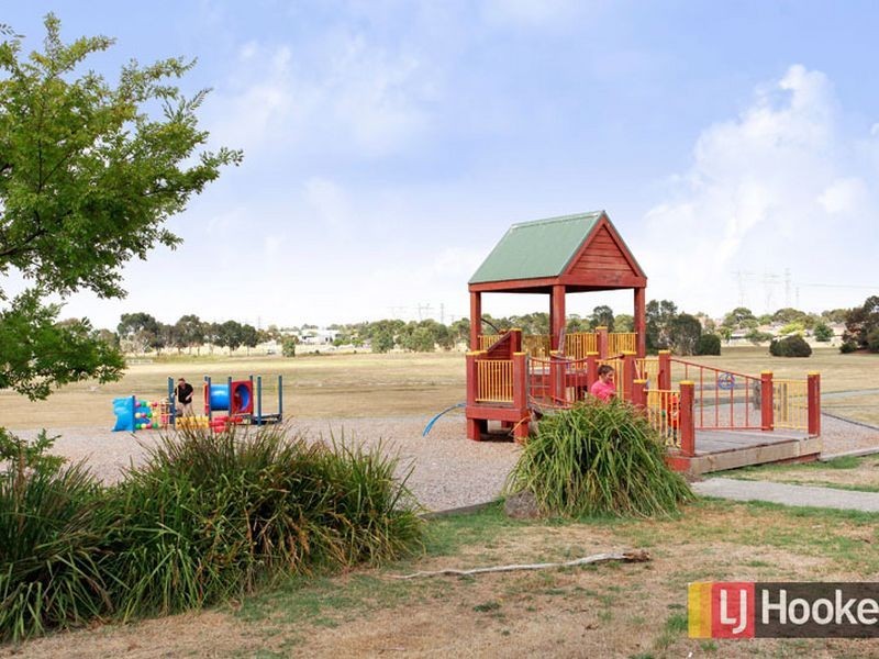 15 Haydn Place, Narre Warren South VIC 3805