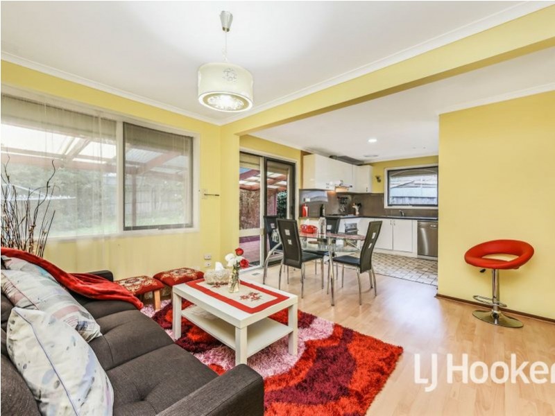 15 Cotham Square, Hampton Park VIC 3976