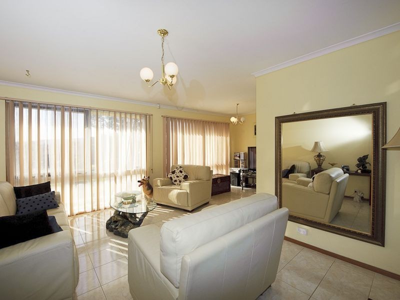 34 Broadwalk Grove, Endeavour Hills VIC 3802