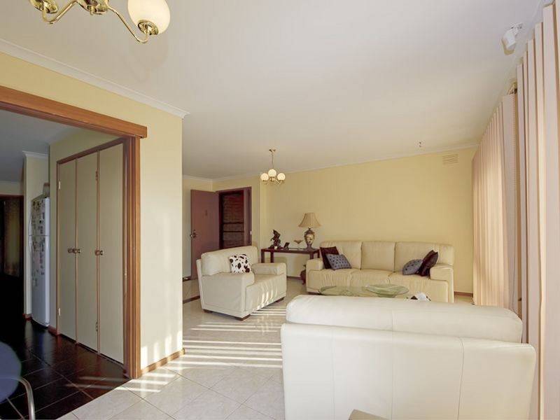 34 Broadwalk Grove, Endeavour Hills VIC 3802