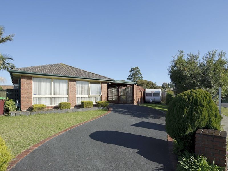 34 Broadwalk Grove, Endeavour Hills VIC 3802