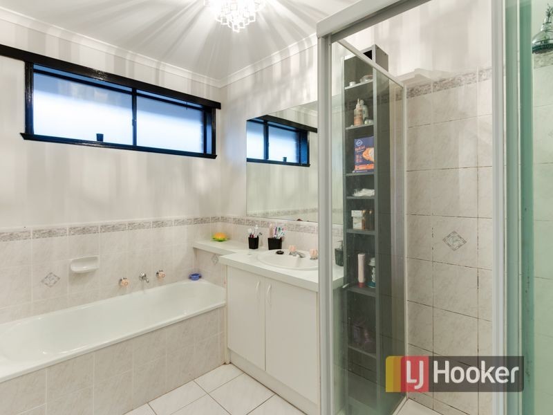 9 Mahogany Close, Hampton Park VIC 3976