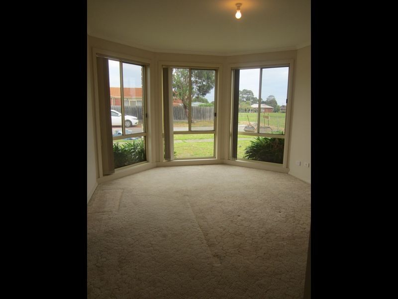 16 Naja Crescent, Hampton Park VIC 3976