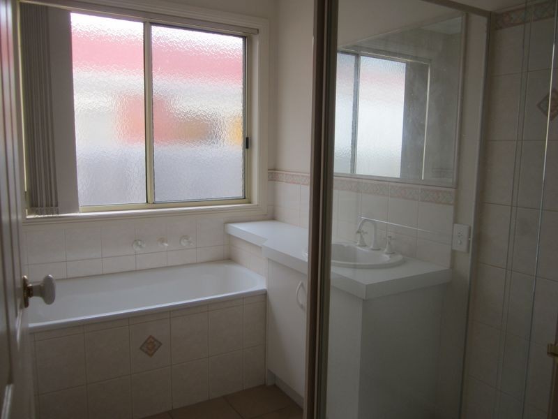 16 Naja Crescent, Hampton Park VIC 3976