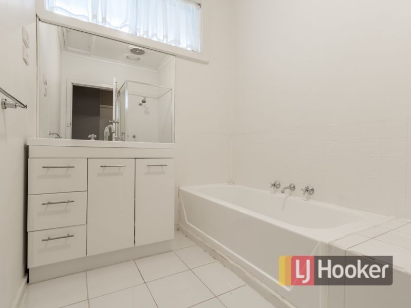 1/4 Philip Road, Hallam VIC 3803