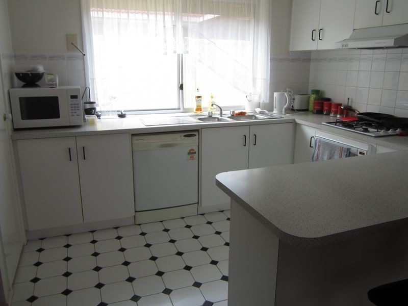 8 Warana Drive, Hampton Park VIC 3976