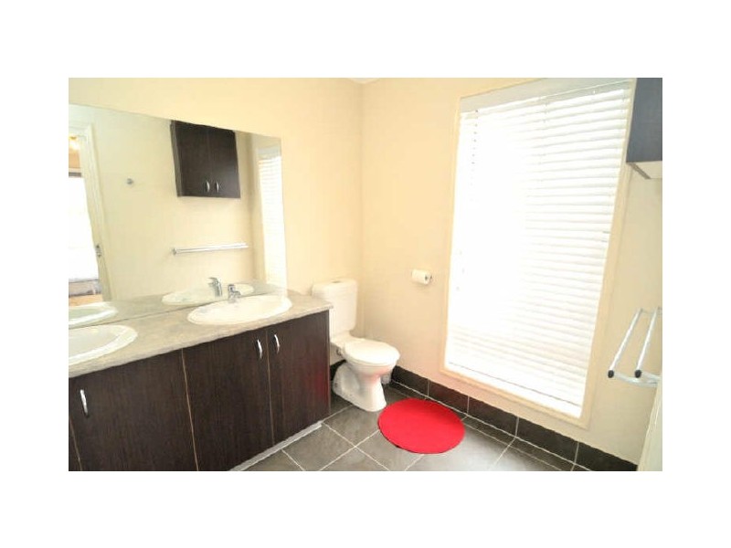 16 Dulwich Lane, Cranbourne North VIC 3977