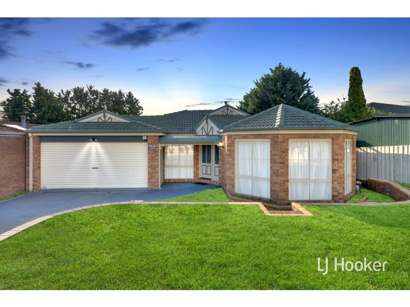 9 Manatoka Crescent, Hampton Park VIC 3976