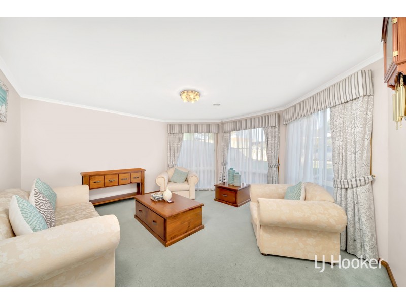 9 Manatoka Crescent, Hampton Park VIC 3976