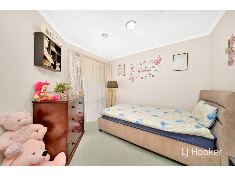9 Manatoka Crescent, Hampton Park VIC 3976