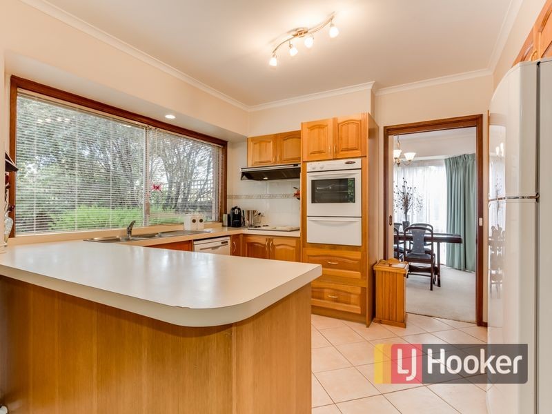 6 Riley Place, Hampton Park VIC 3976