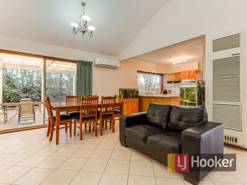 6 Riley Place, Hampton Park VIC 3976