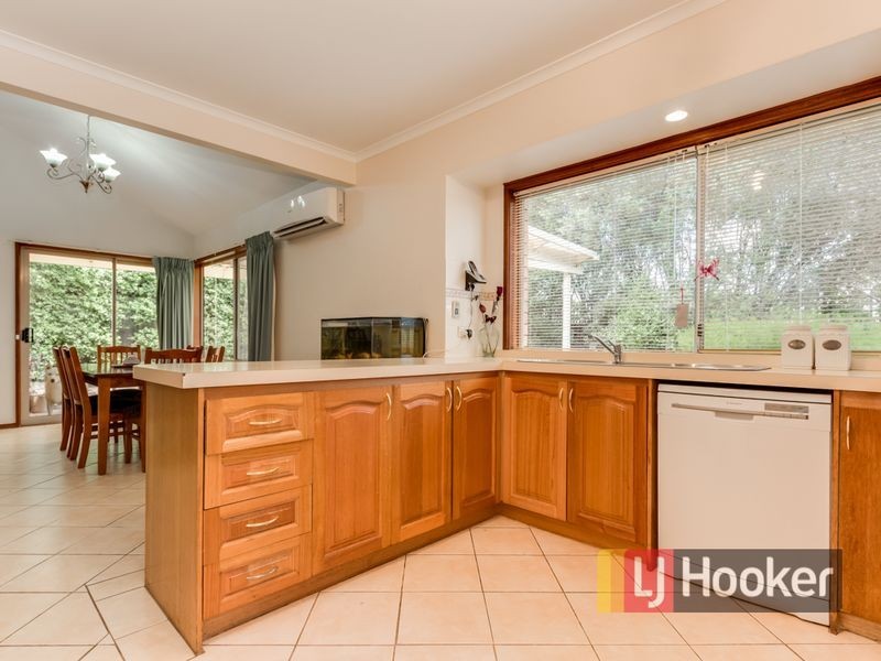 6 Riley Place, Hampton Park VIC 3976