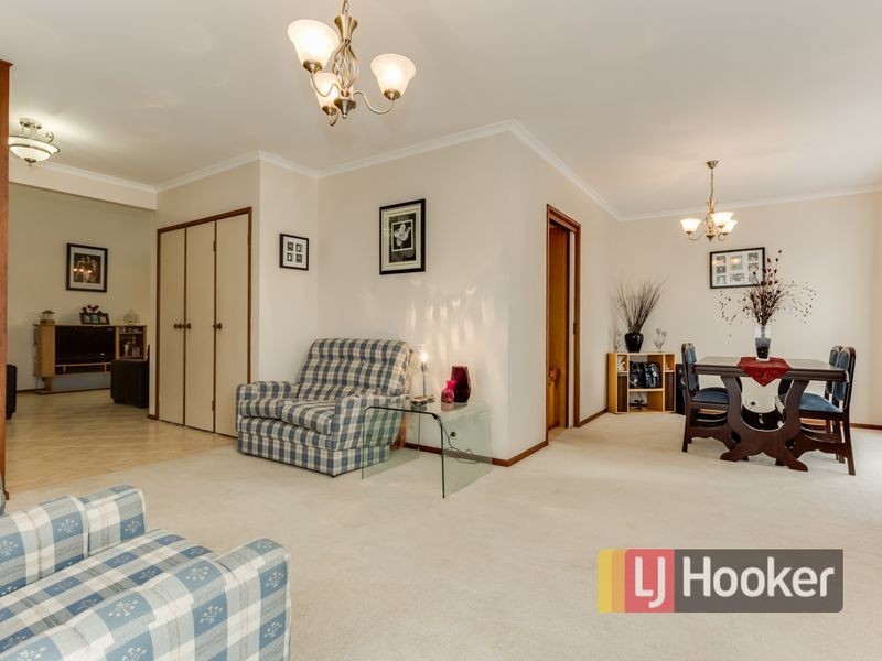 6 Riley Place, Hampton Park VIC 3976