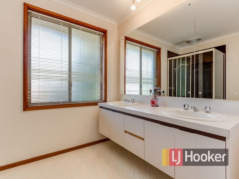 6 Riley Place, Hampton Park VIC 3976