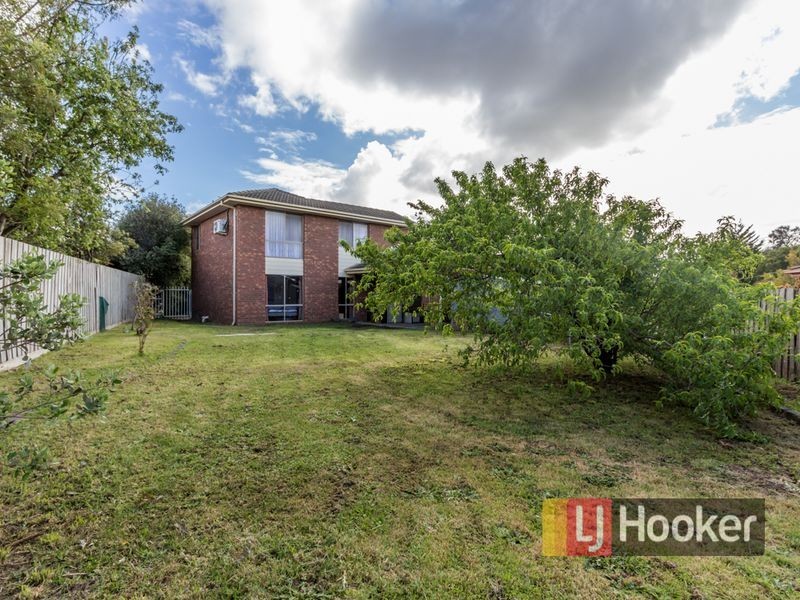 6 Riley Place, Hampton Park VIC 3976