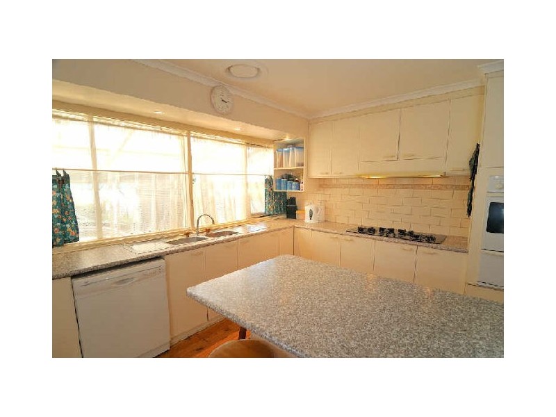 20 Oaktree Drive, Hampton Park VIC 3976