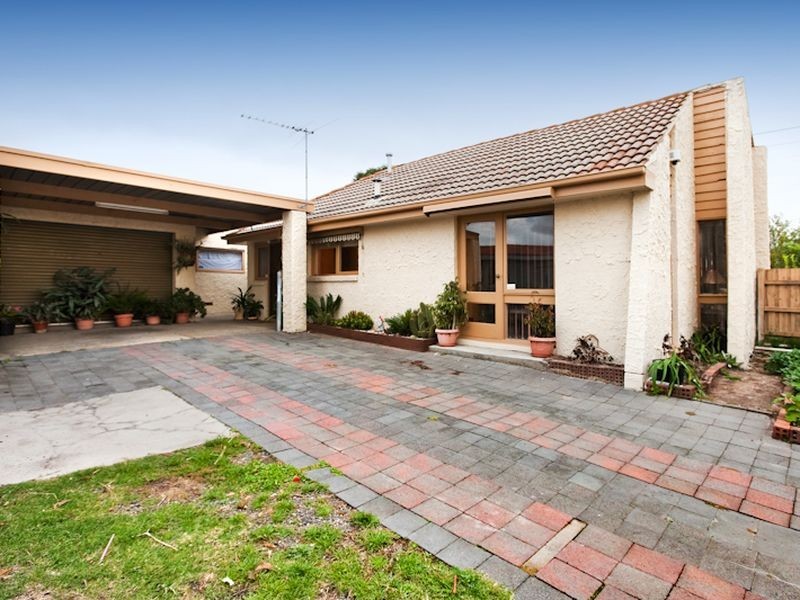 19 Somerville Road, Hampton Park VIC 3976