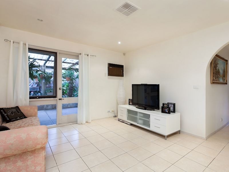 19 Somerville Road, Hampton Park VIC 3976