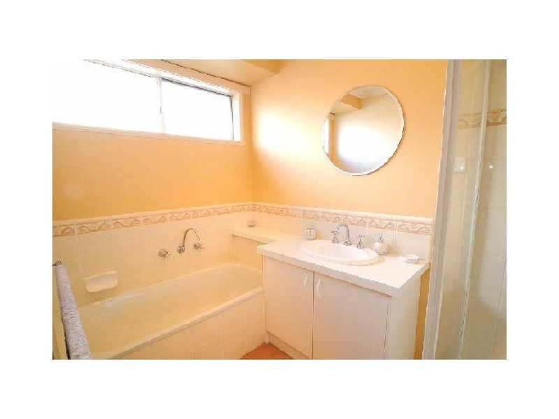 1 Tulsk Court, Hampton Park VIC 3976