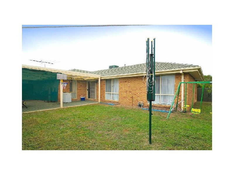 13 Arnica Close, Hampton Park VIC 3976