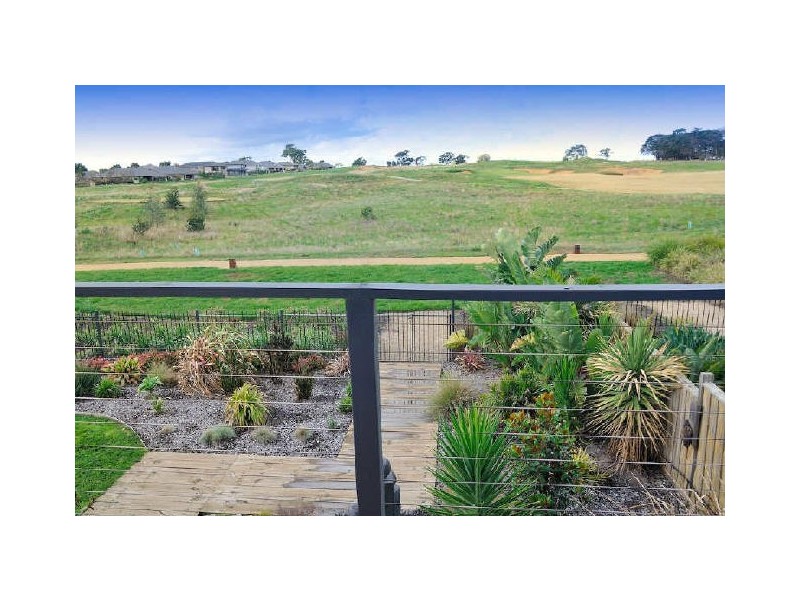 4 Flowering Gum Lane, Sandhurst VIC 3977