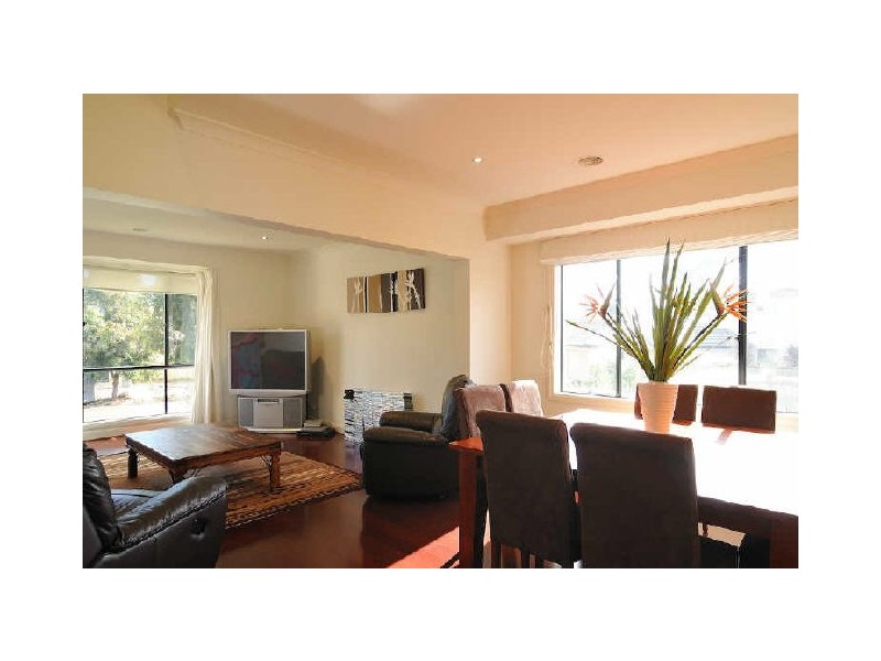 4 Flowering Gum Lane, Sandhurst VIC 3977