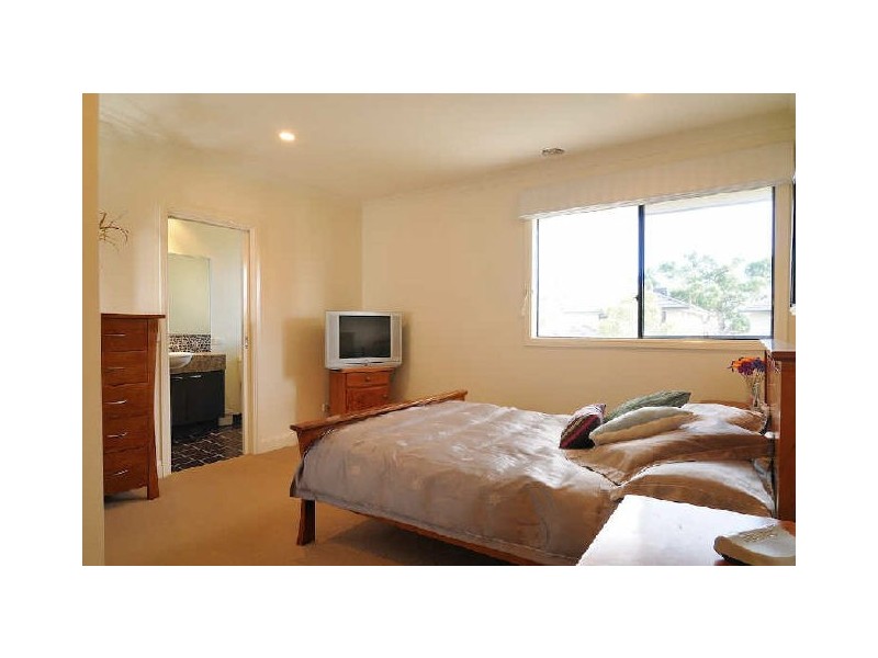 4 Flowering Gum Lane, Sandhurst VIC 3977