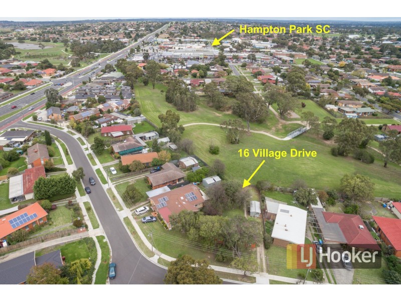 16 Village Drive, Hampton Park VIC 3976